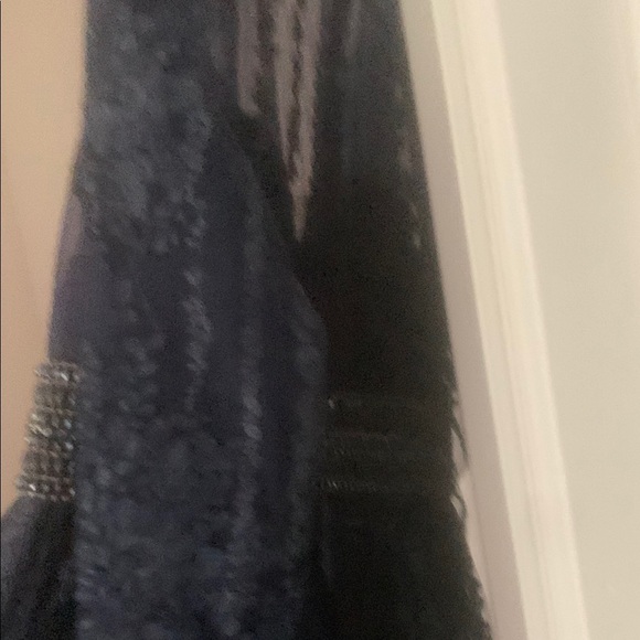 MAC DUGGAL elegant Navy Lace Dress with Beaded Waist - Picture 6 of 7